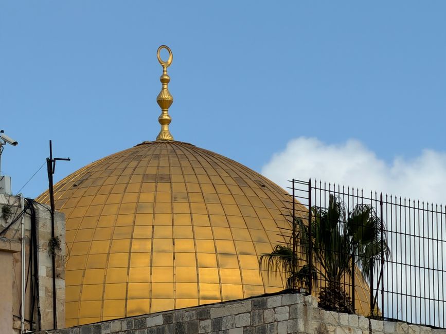 Gold Holds Near $4,325 as Iran-Israel Tensions Reshape Markets and Diplomacy