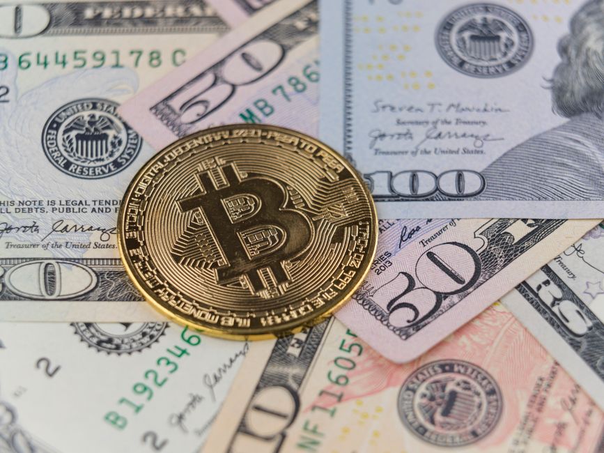 Inflation, Gold, and BlackRock's Bitcoin ETF: A Macro Crossroads