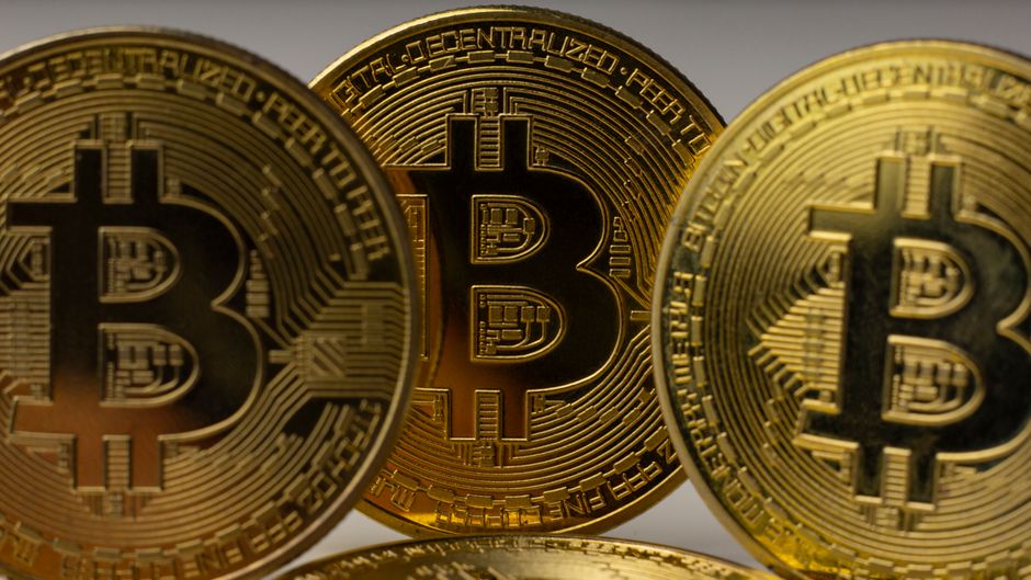 Iran Closes Strait of Hormuz, Demands Bitcoin for Transit – A New Geopolitical Era?